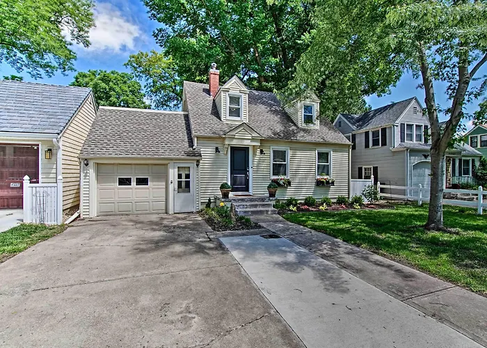 Cute Emporia House - Mins To Downtown & Esu!